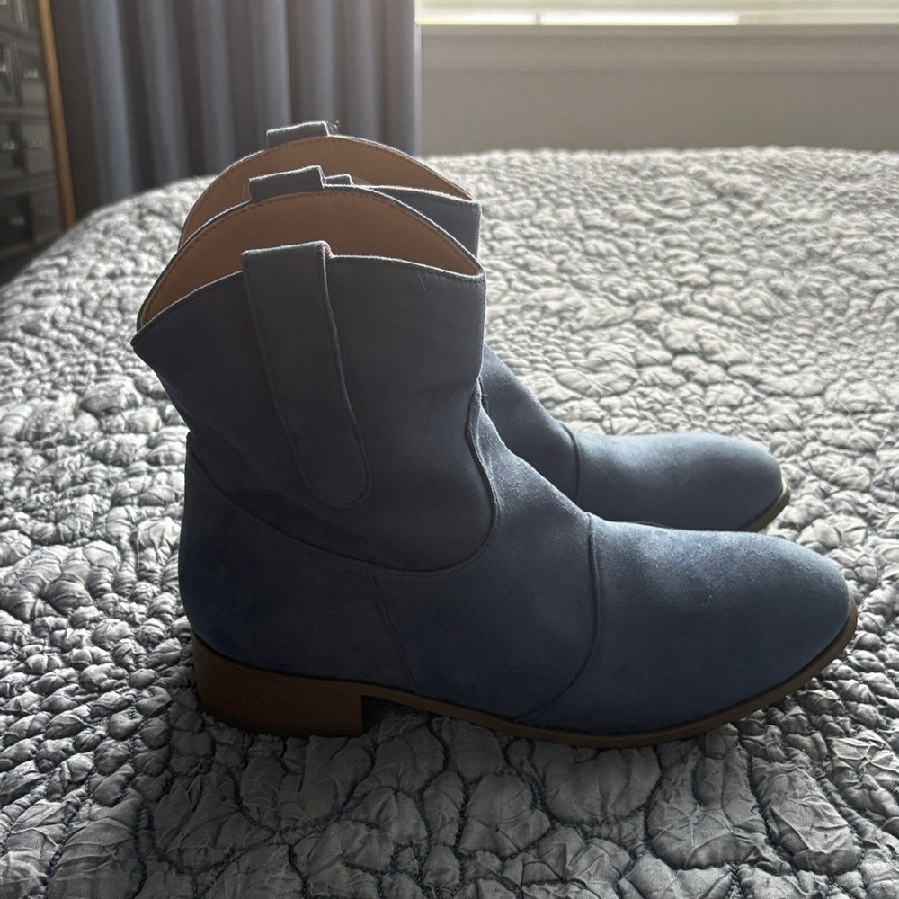 Elegant Women's Blue Ankle Boots brand NEW!